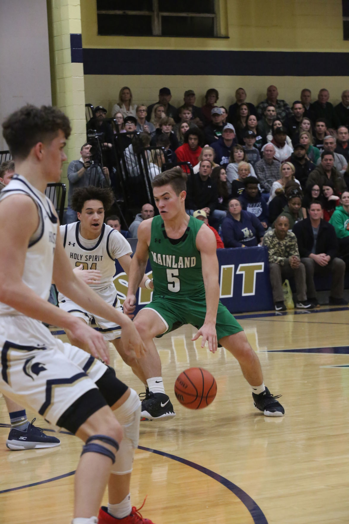 Holy Spirit Mainalnd boys basketball